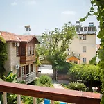 Lale Park Side