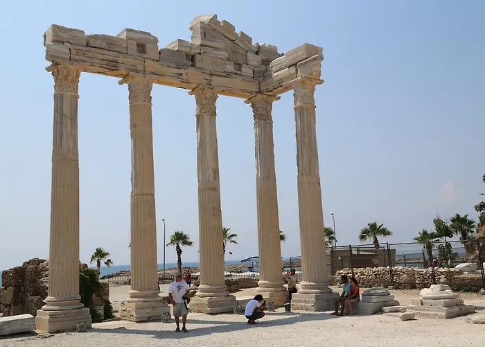 Ξενοδοχείο Lale Park 2*