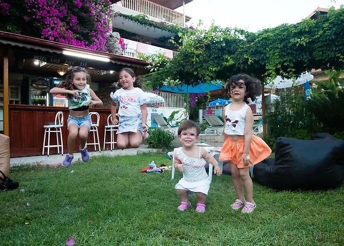 Ξενοδοχείο Lale Park 2*