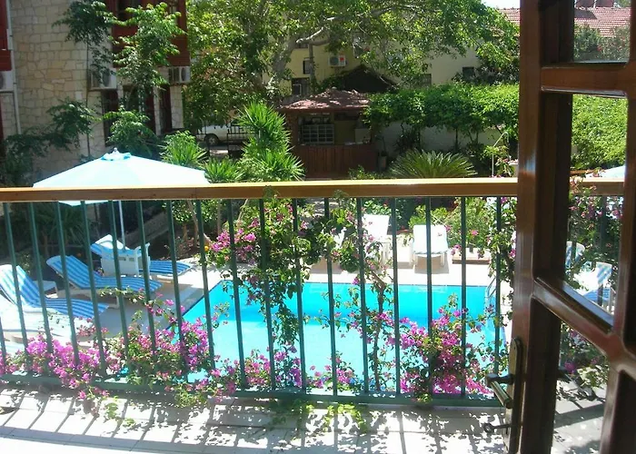 Ξενοδοχείο Lale Park 2*