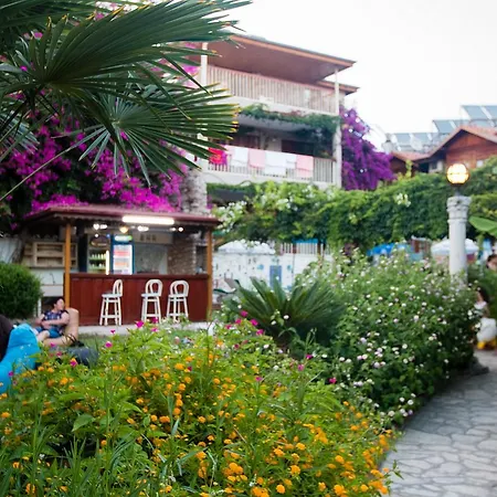 מלון Lale Park 2*